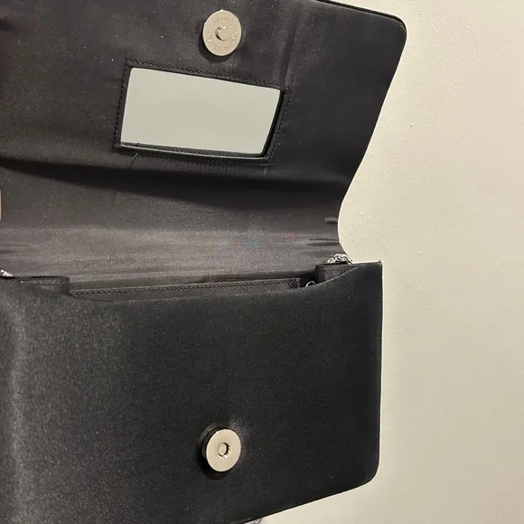 Elegant Black Clutch with Silver chain - Picture 3 of 5